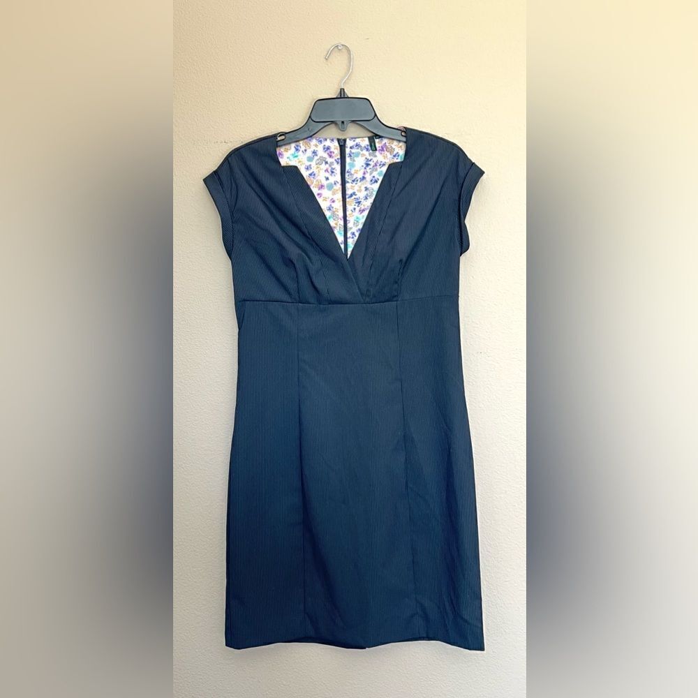 Stile Benetton Pinstripe V Neck Shift Dress